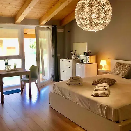 Mini Alloggi Il Vigneto Del Borgo * Due Carrare